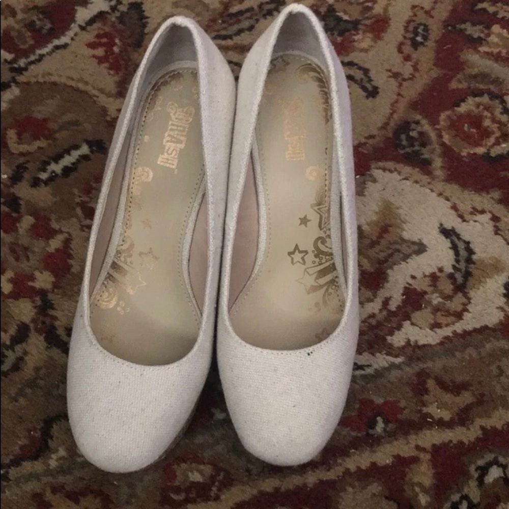 Women’s shoes
